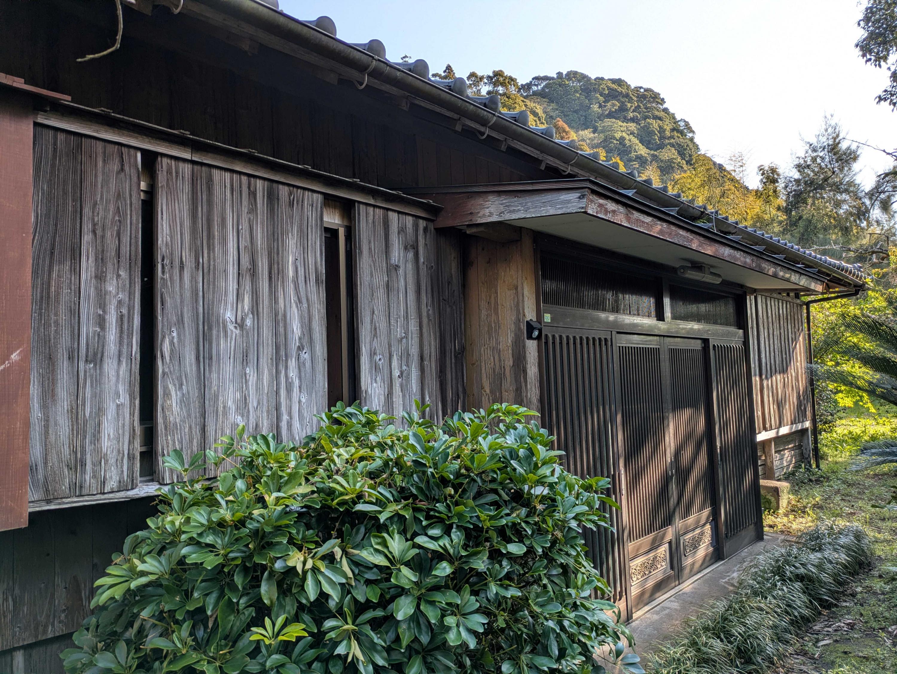 detached 根占川北

西本